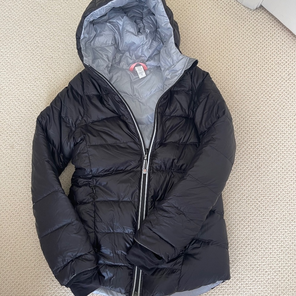 Ivivia girls puffer coat.